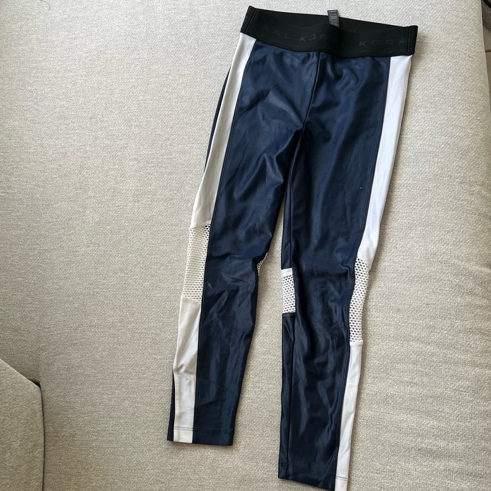 Koral infinity legging with white mesh